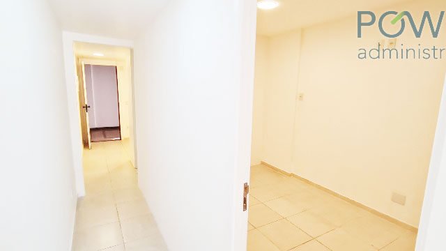 Sala comercial reformada à venda com 1 banheiro e vaga na Barra da Tijuca – 39 m² – RJSA0466