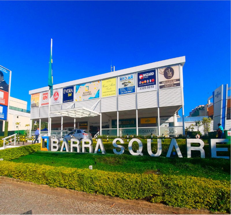 Entrada principal do shopping Barra Square, exemplo de imóveis comerciais no Rio de Janeiro